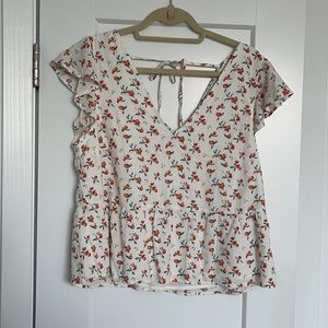 nwot-flutter sleeve trapeze top